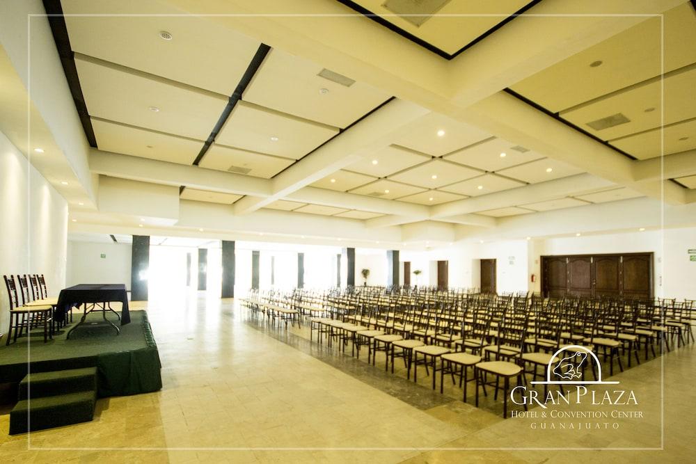 Hotel Gran Plaza & Convention Center Guanajuato Exteriör bild