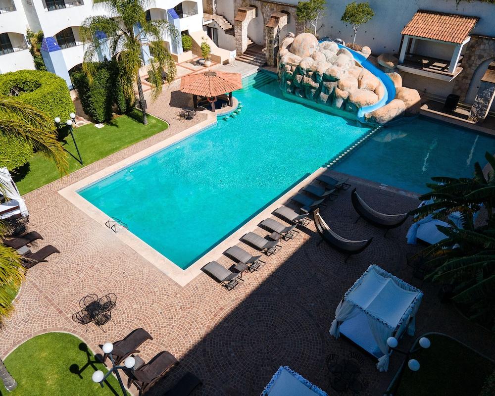 Hotel Gran Plaza & Convention Center Guanajuato Exteriör bild